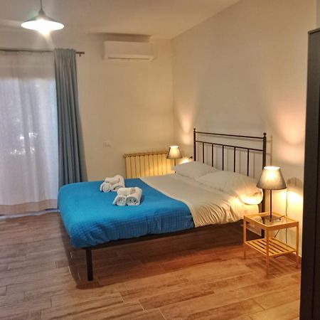 Brezza Marina Studios Монтесильвано Экстерьер фото
