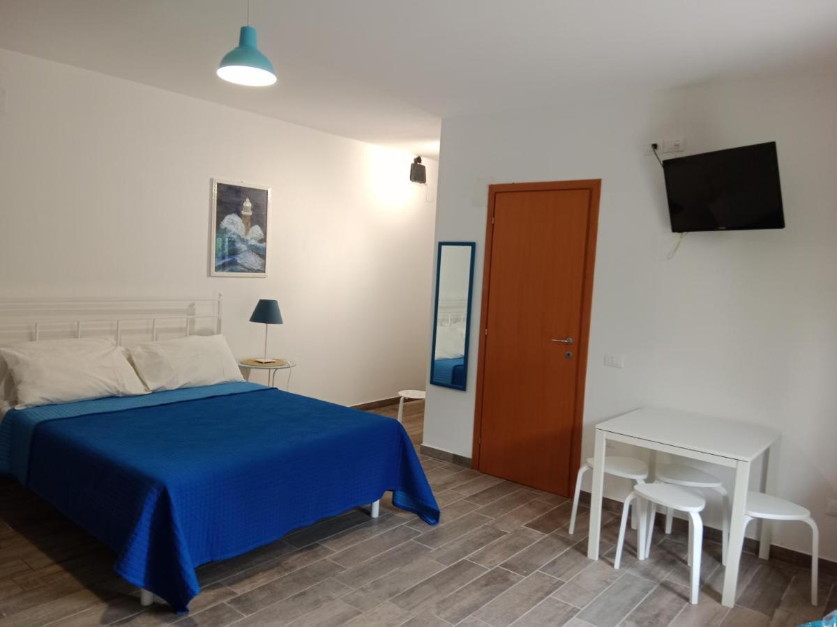 Brezza Marina Studios Монтесильвано Экстерьер фото