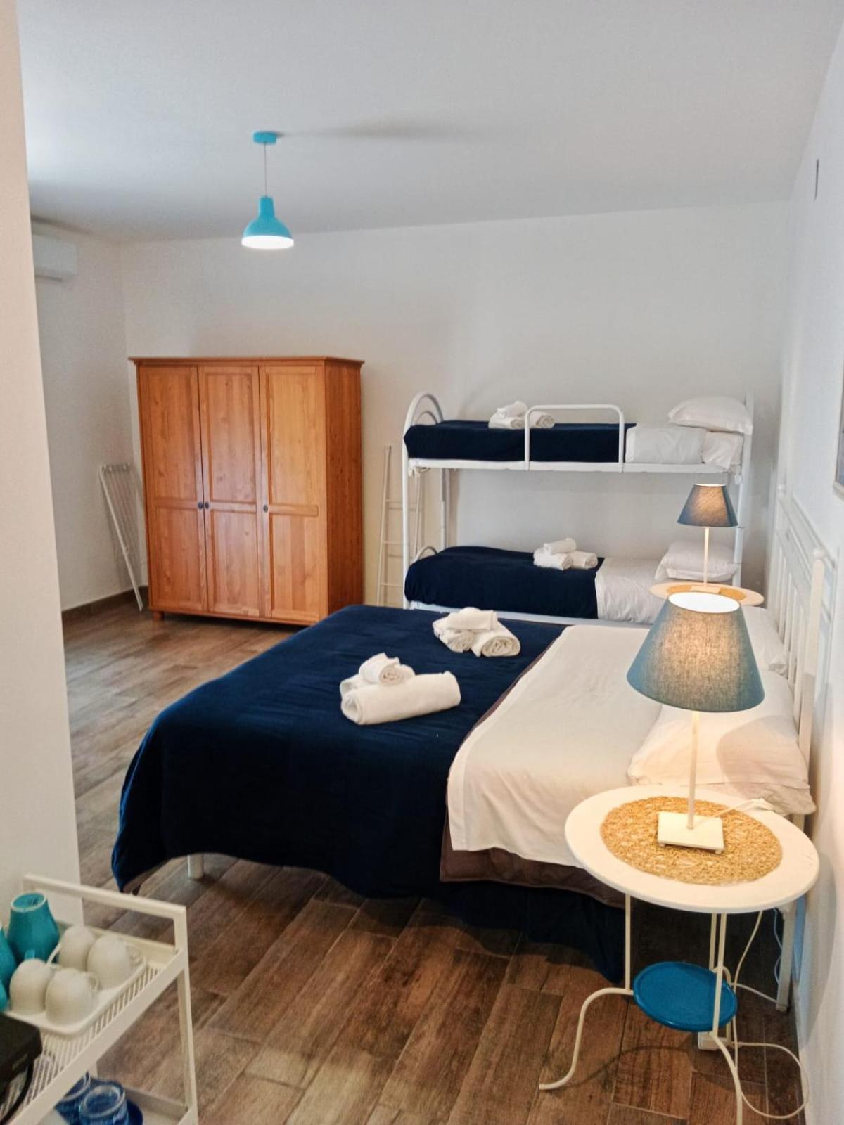 Brezza Marina Studios Монтесильвано Экстерьер фото
