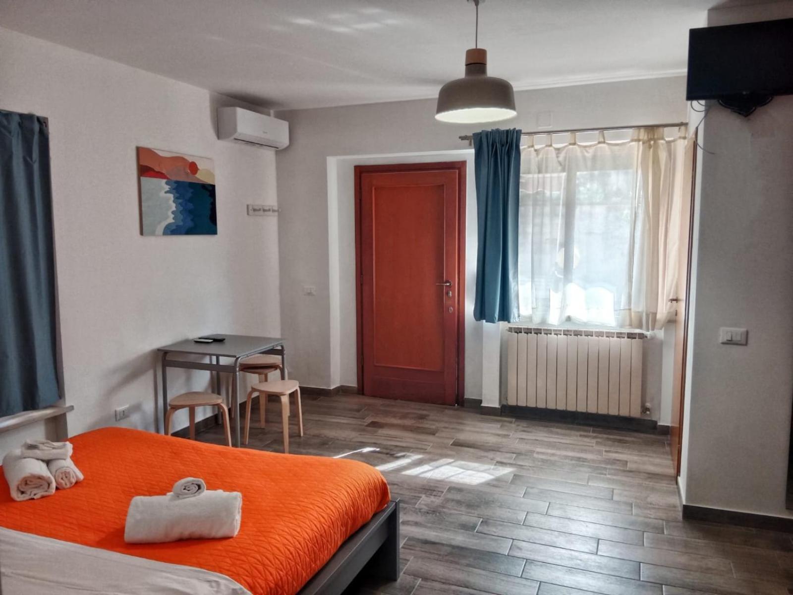 Brezza Marina Studios Монтесильвано Экстерьер фото