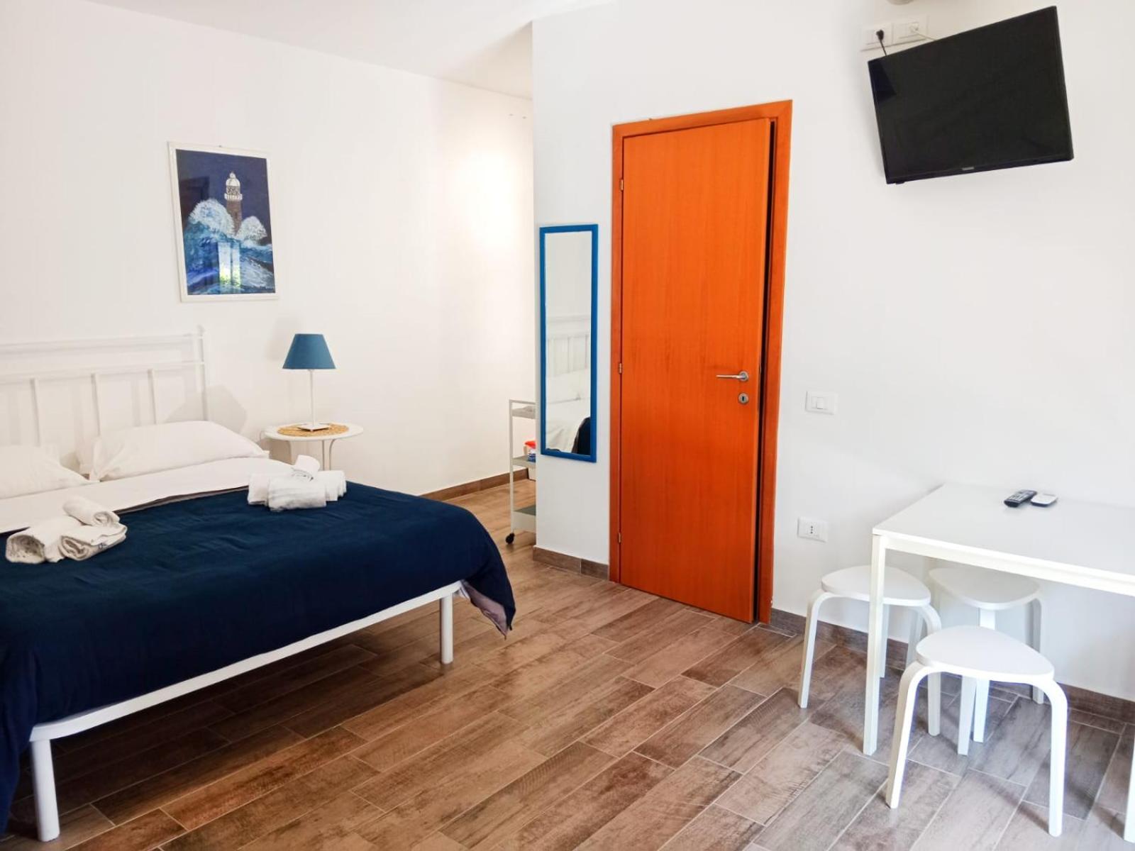Brezza Marina Studios Монтесильвано Экстерьер фото