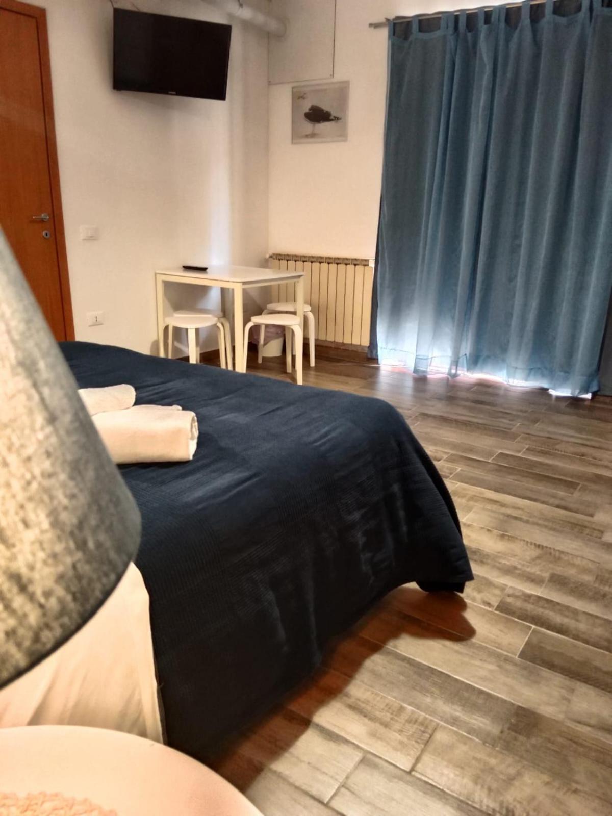 Brezza Marina Studios Монтесильвано Экстерьер фото