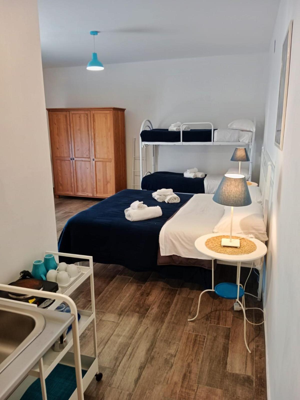 Brezza Marina Studios Монтесильвано Экстерьер фото
